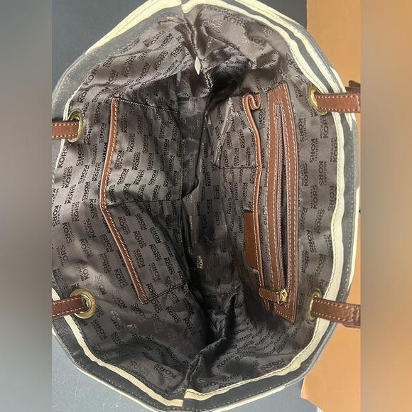 MICHAEL KORS black ivory, zebra stripes shoulder bag - Picture 13 of 13